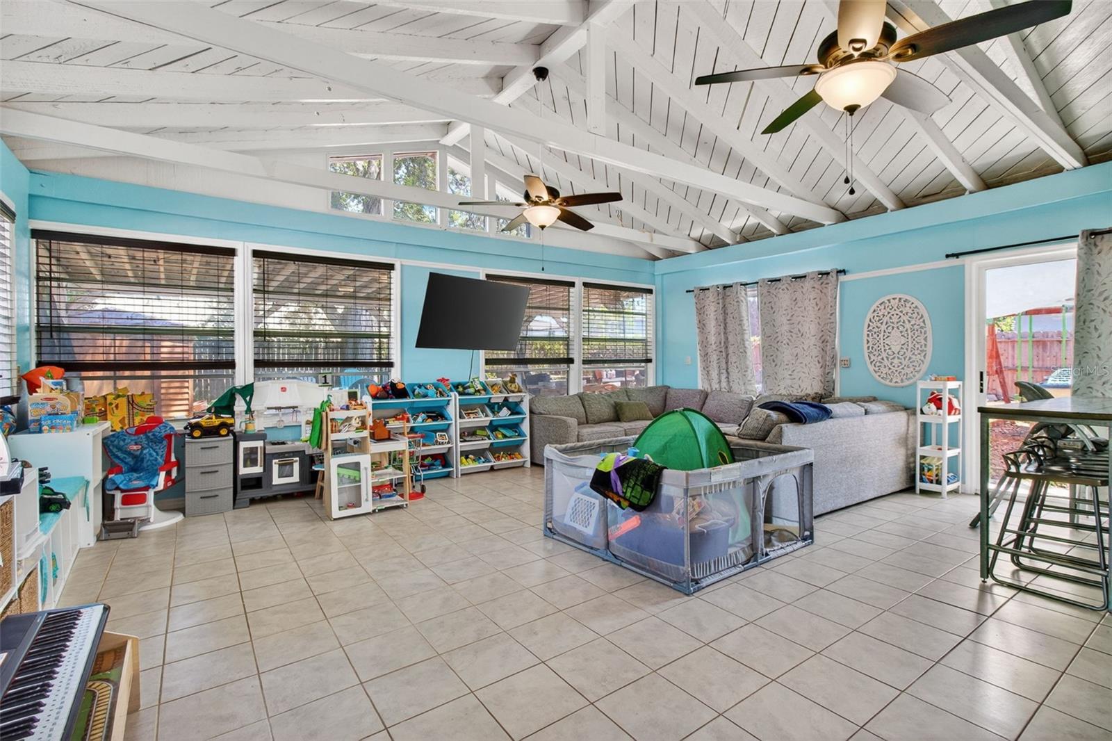 Image 22 of 44 For 2071 59th Street N