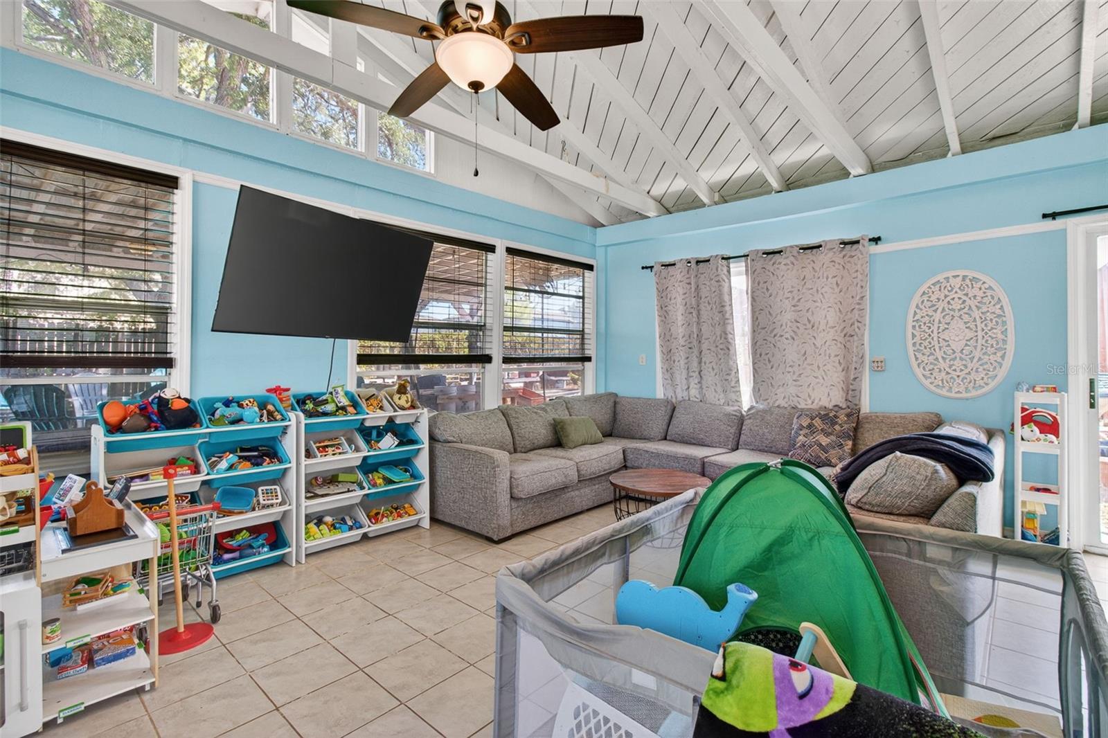 Image 25 of 44 For 2071 59th Street N