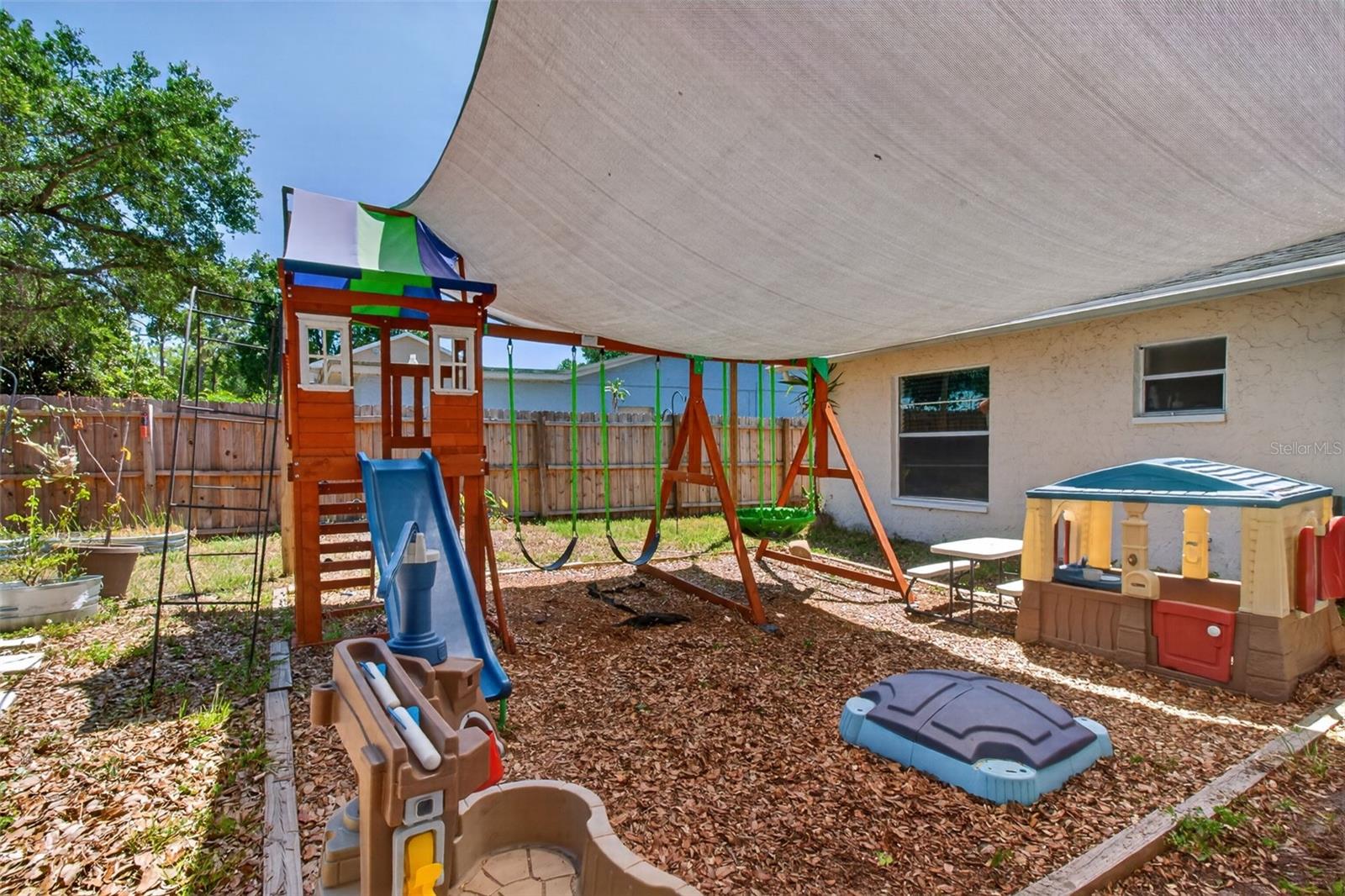 Image 37 of 44 For 2071 59th Street N