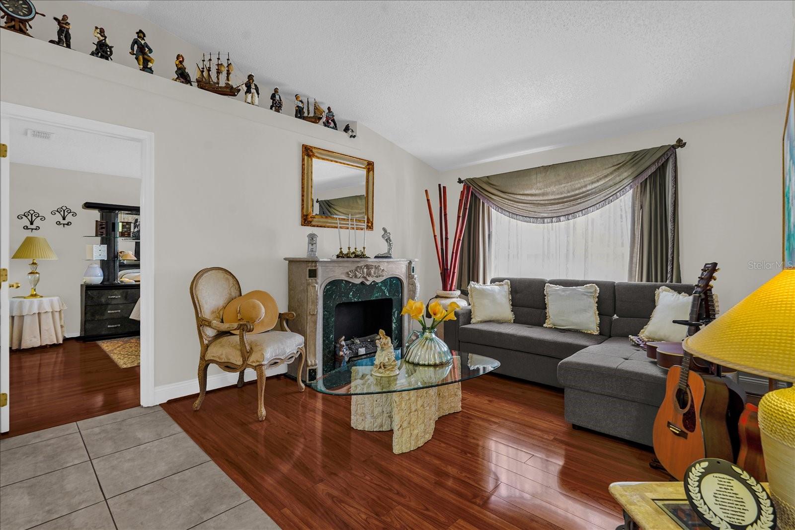 Image 10 of 32 For 12000 Woodglen Circle