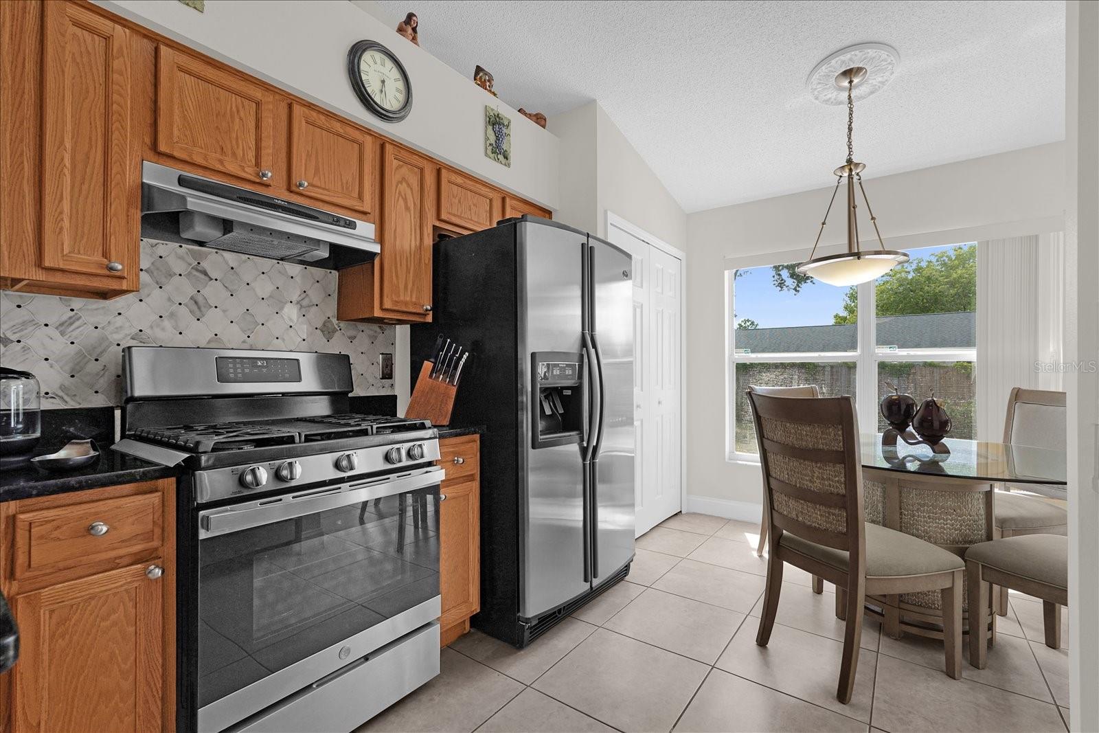 Image 17 of 32 For 12000 Woodglen Circle