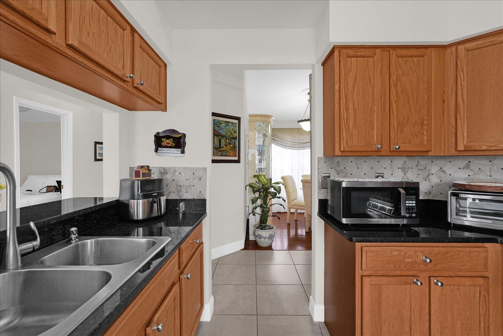 Image 18 of 32 For 12000 Woodglen Circle