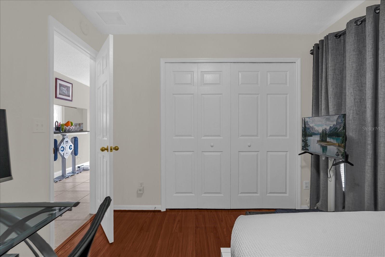 Image 21 of 32 For 12000 Woodglen Circle