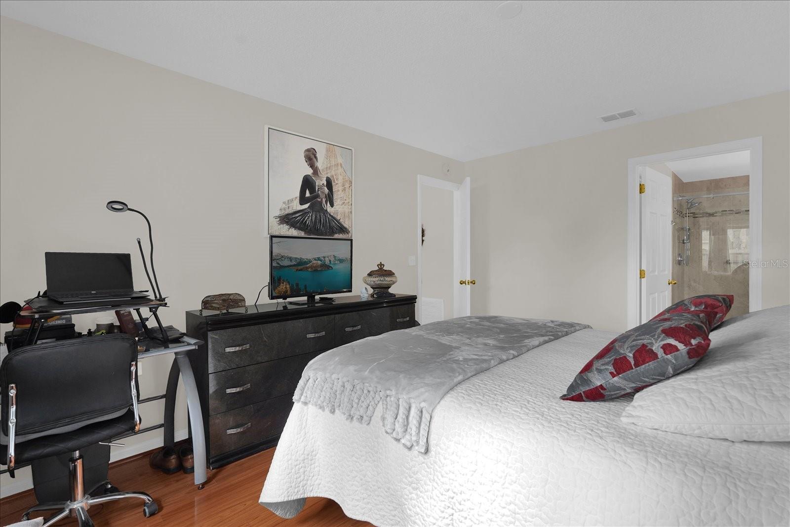 Image 23 of 32 For 12000 Woodglen Circle