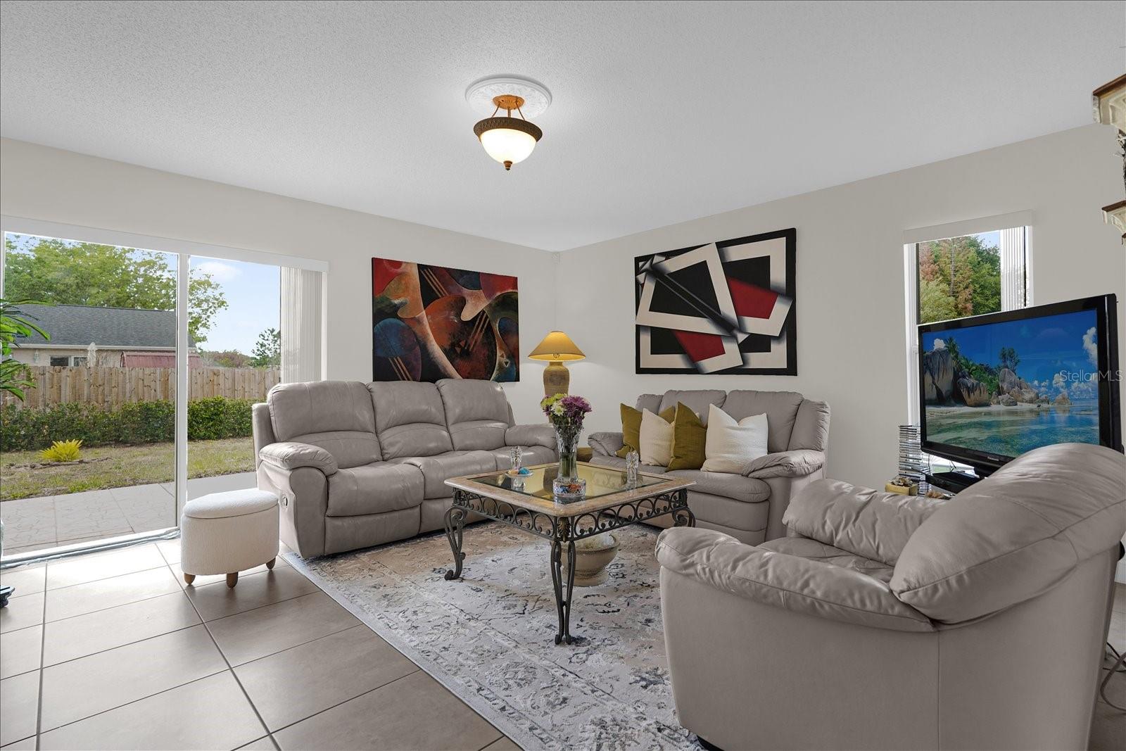 Image 6 of 32 For 12000 Woodglen Circle