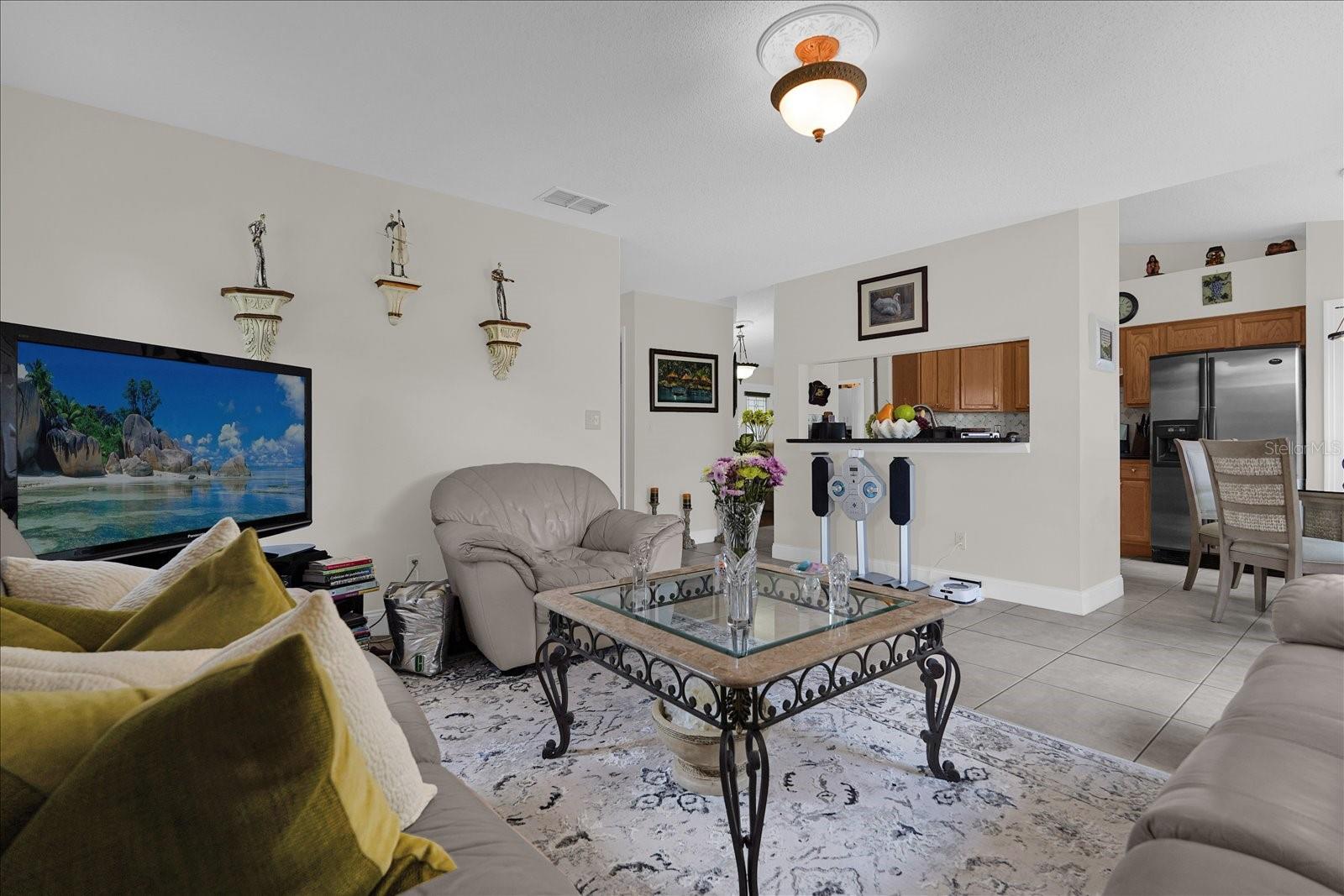 Image 7 of 32 For 12000 Woodglen Circle