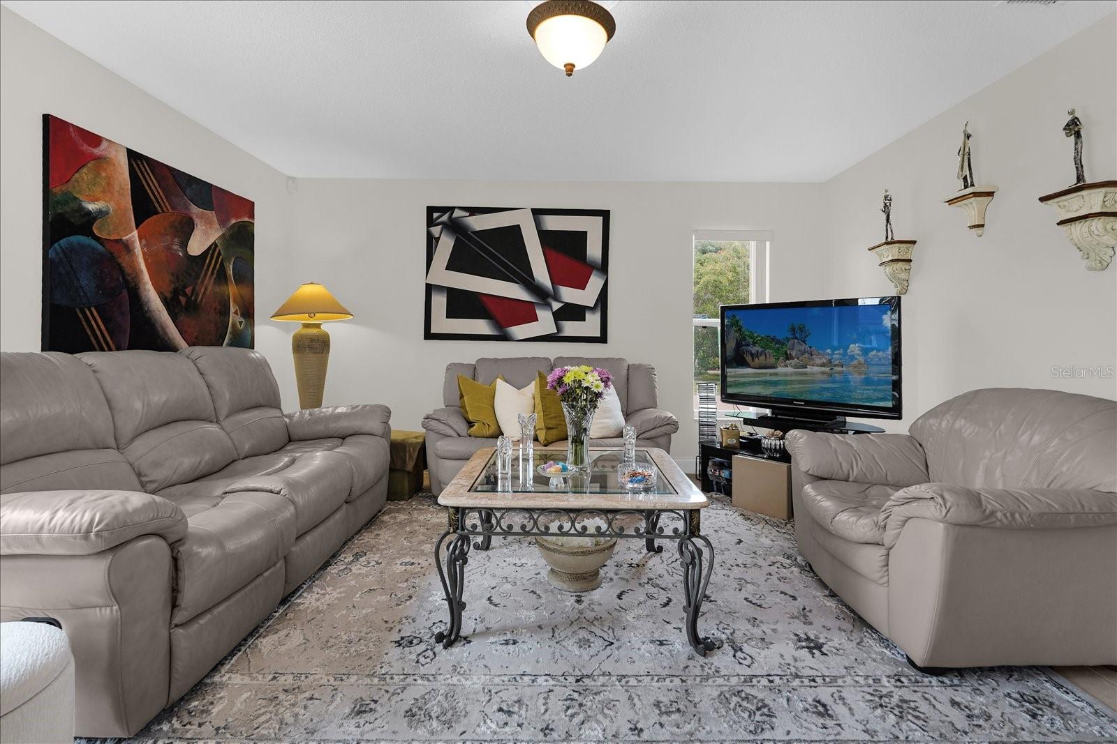 Image 9 of 32 For 12000 Woodglen Circle