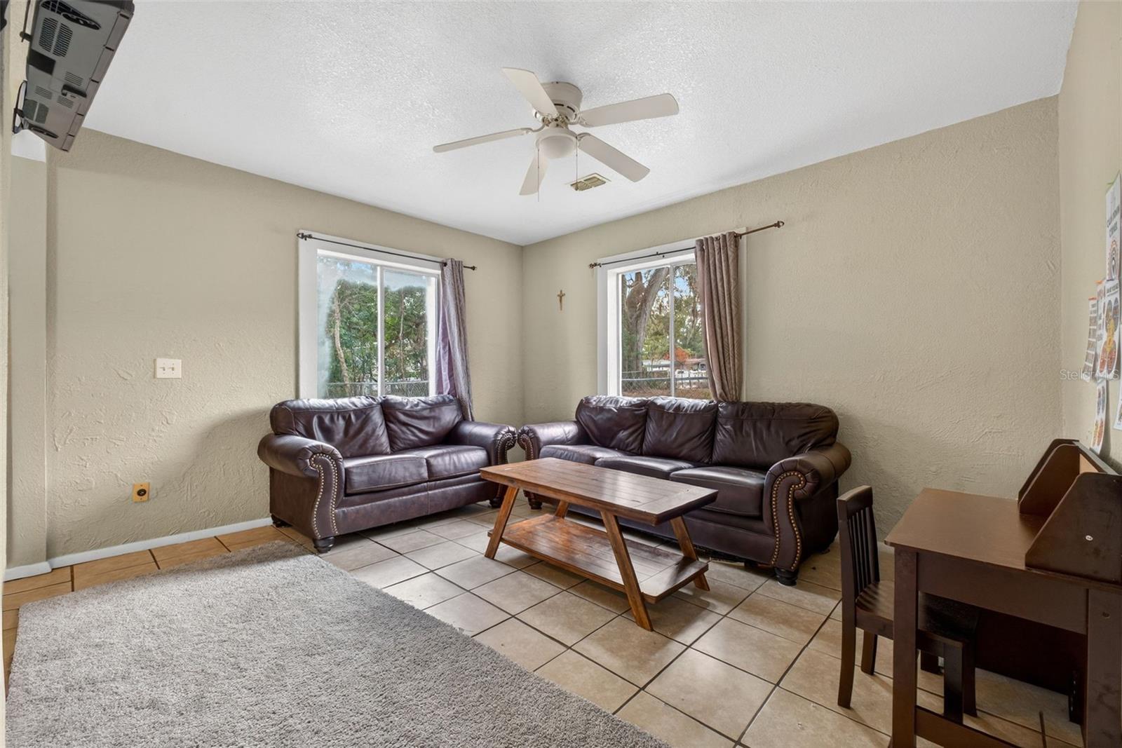 Image 11 of 74 For 39243 Lizabeth Circle