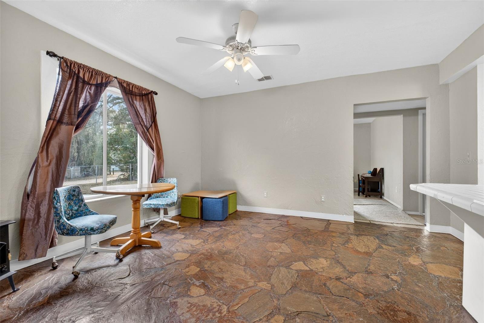 Image 20 of 74 For 39243 Lizabeth Circle