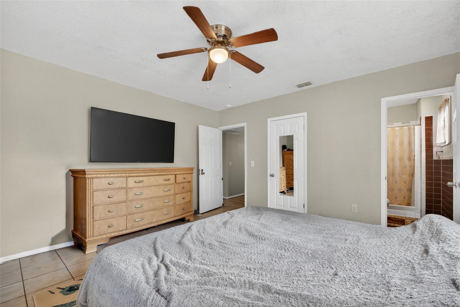 Image 26 of 74 For 39243 Lizabeth Circle