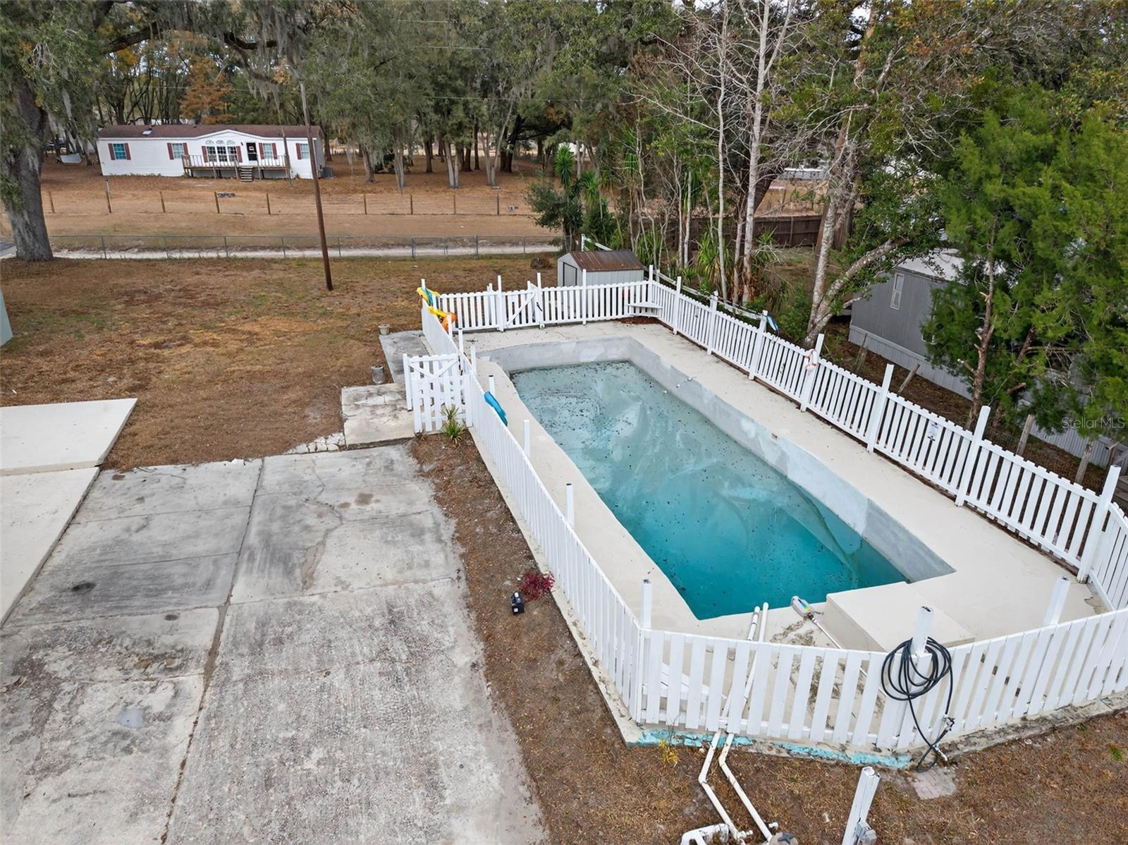 Image 5 of 74 For 39243 Lizabeth Circle