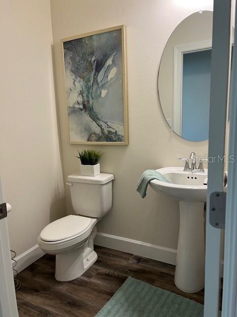 Listing photo id 13 for 5737 Desert Rose Place