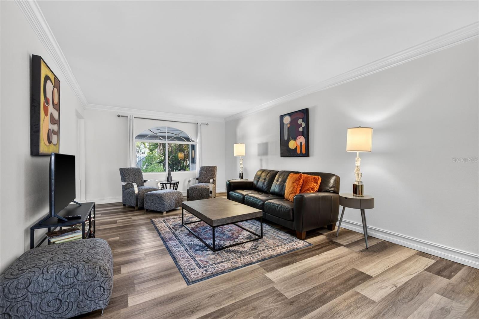 Image 12 of 39 For 8705 Bay Pointe Drive