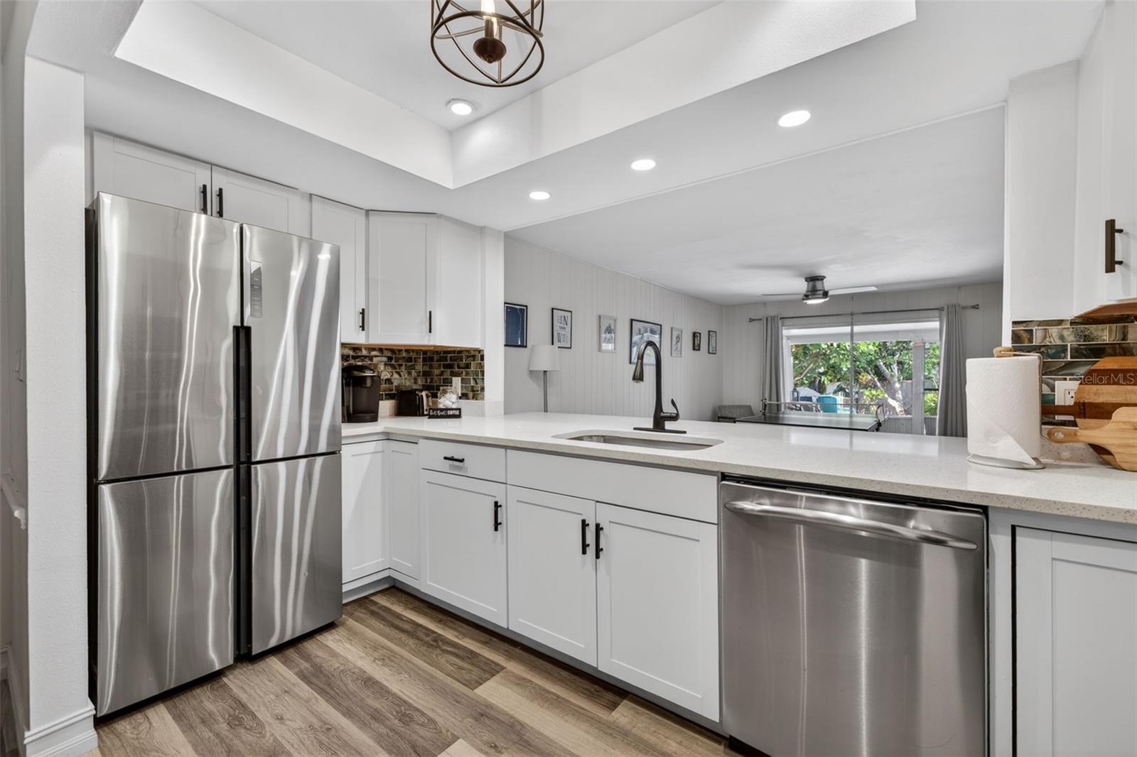 Image 15 of 39 For 8705 Bay Pointe Drive