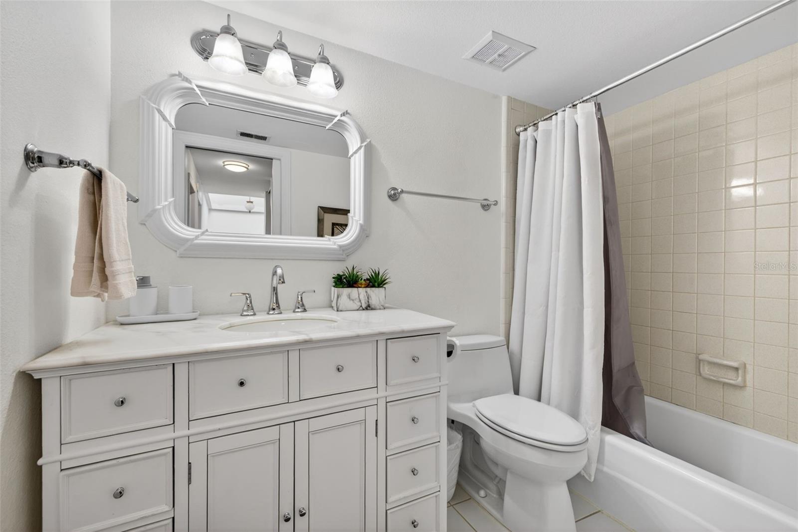 Image 27 of 39 For 8705 Bay Pointe Drive