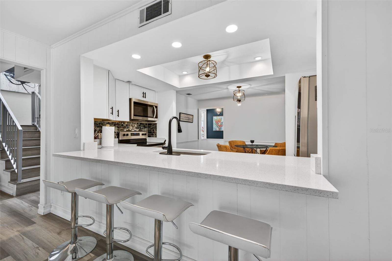 Image 5 of 39 For 8705 Bay Pointe Drive