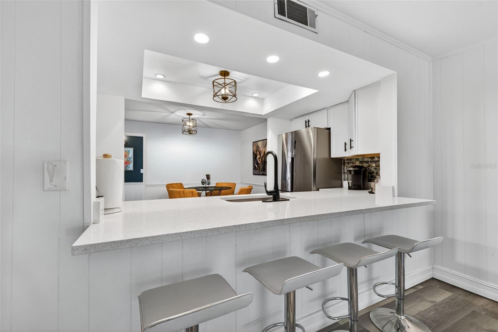 Image 6 of 39 For 8705 Bay Pointe Drive