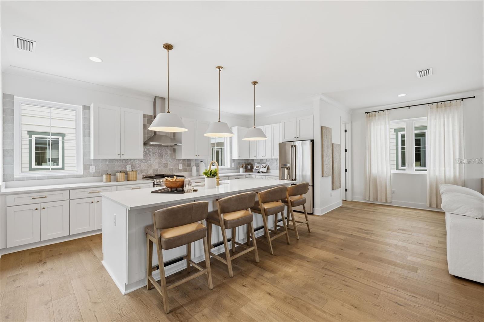 Image 19 of 45 For 407 Albany Avenue 4