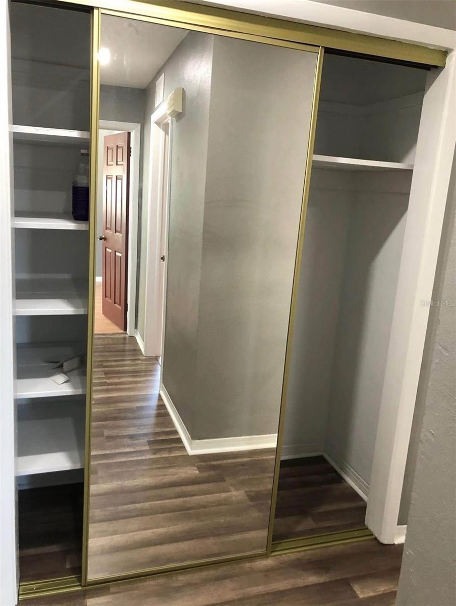 Image 10 of 23 For 4940 Shell Stream Boulevard