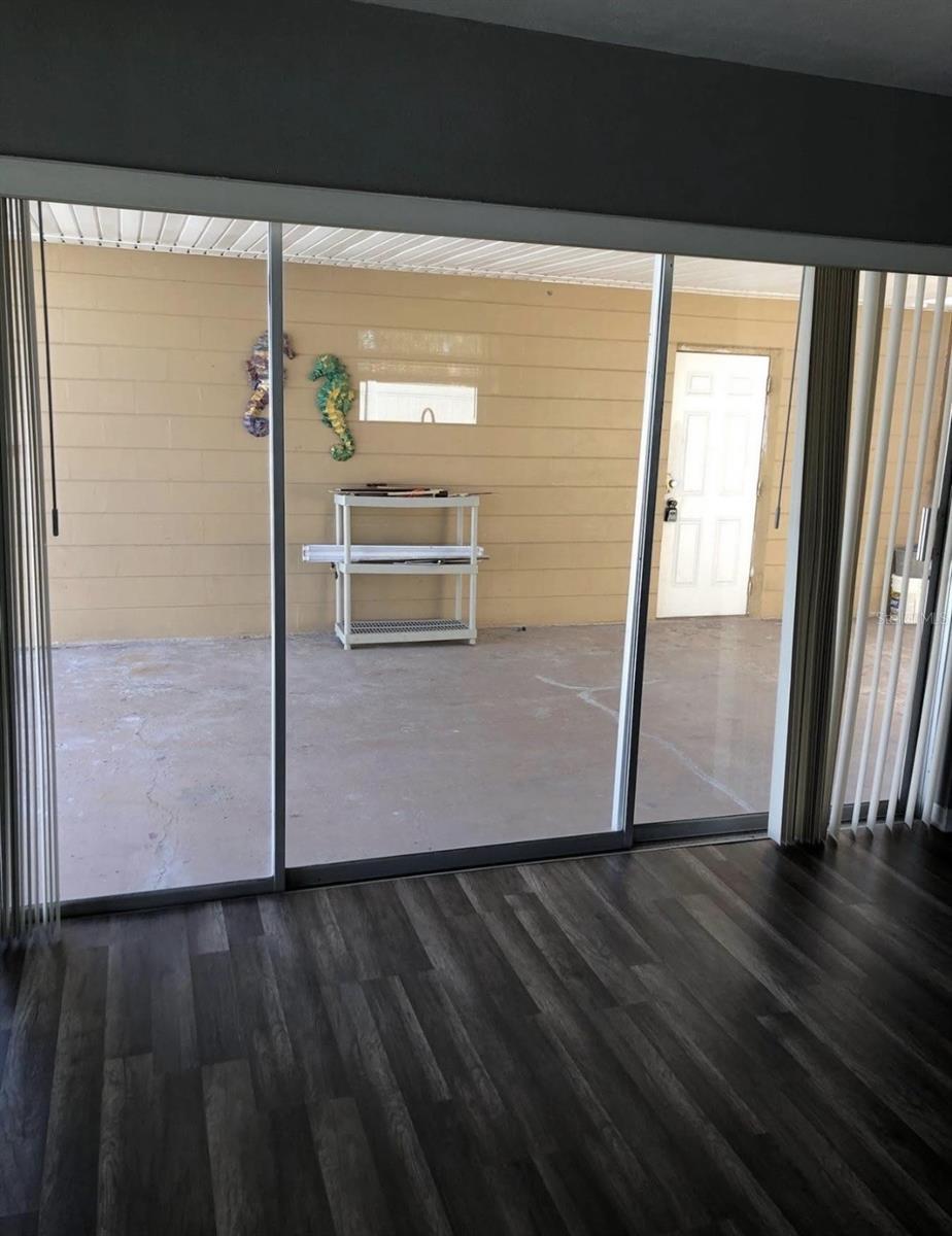 Image 14 of 23 For 4940 Shell Stream Boulevard