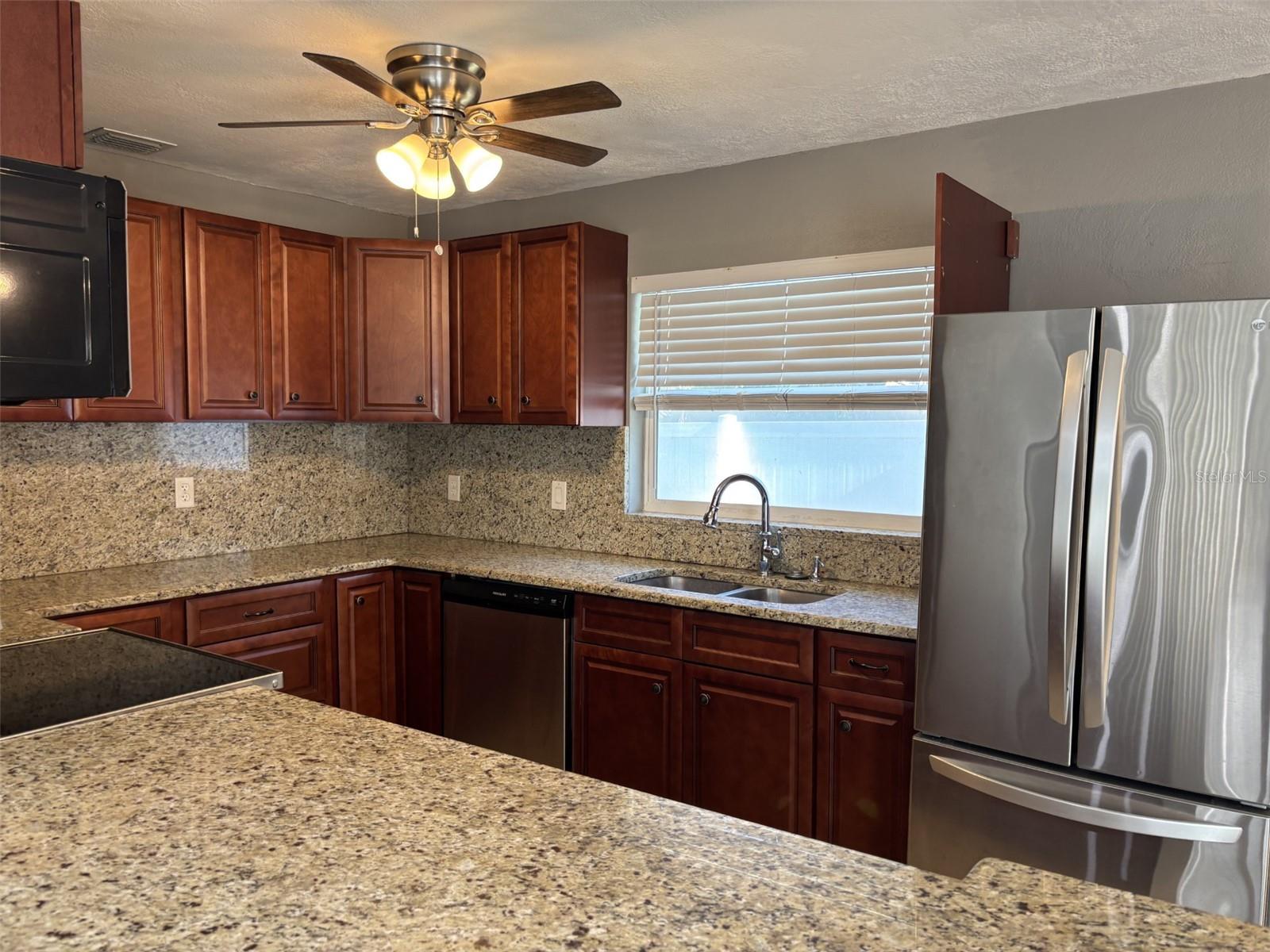 Image 4 of 23 For 4940 Shell Stream Boulevard