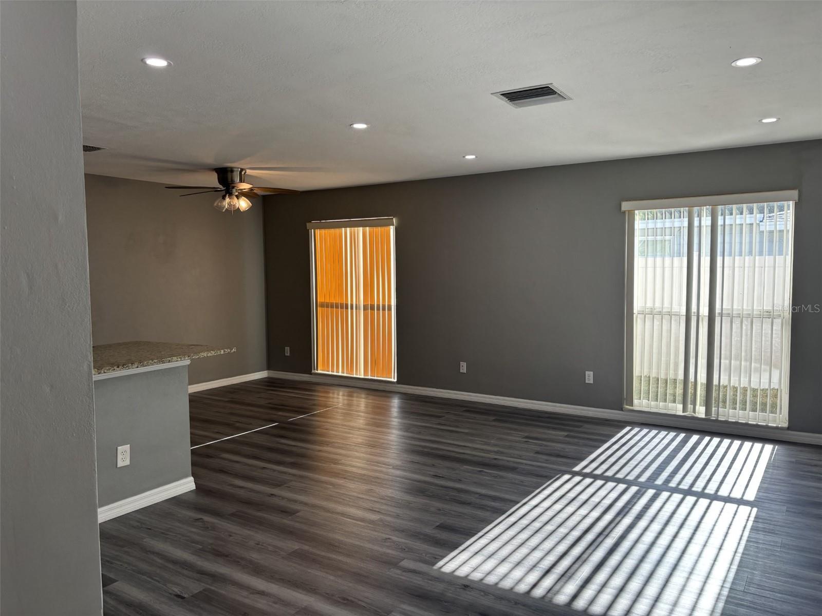 Image 6 of 23 For 4940 Shell Stream Boulevard