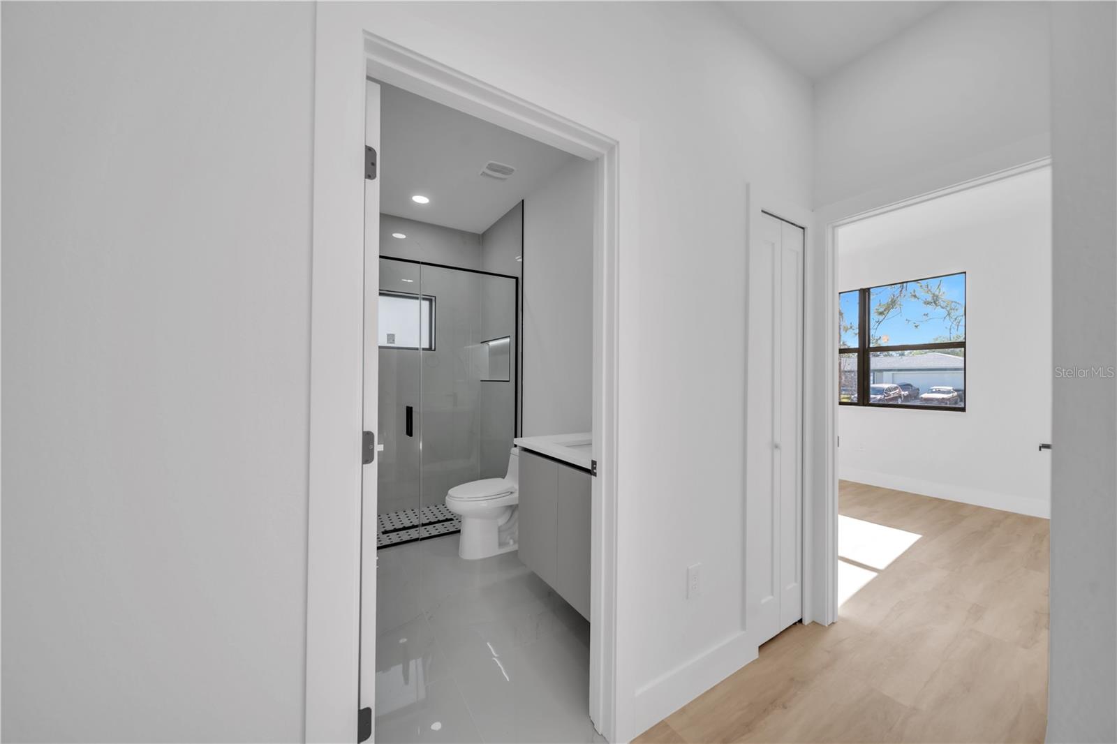 Image 26 of 47 For 1274 Ronald Street