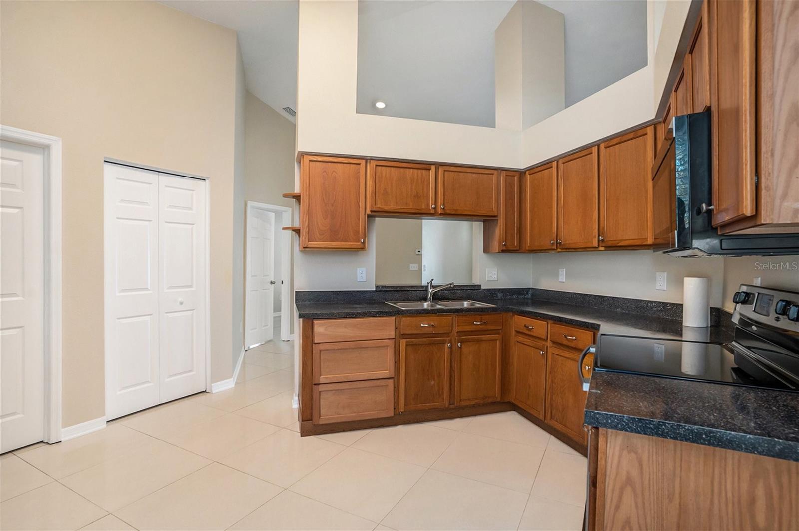 Image 10 of 25 For 12712 Longcrest Drive