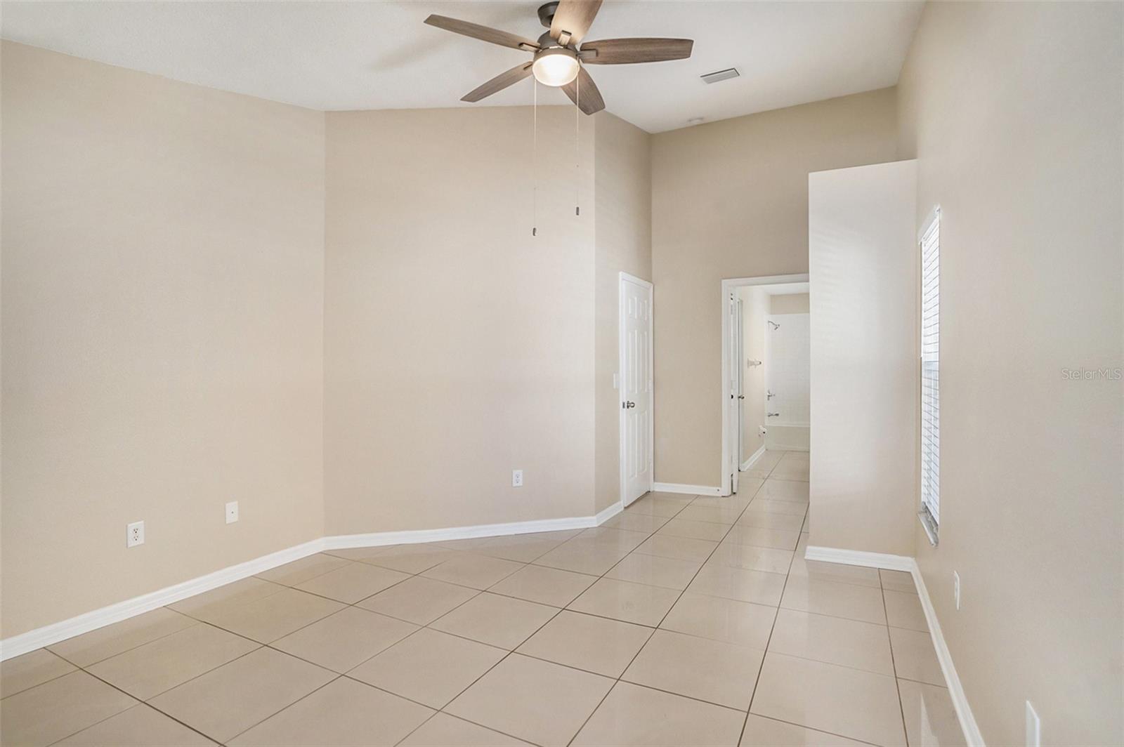 Image 14 of 25 For 12712 Longcrest Drive
