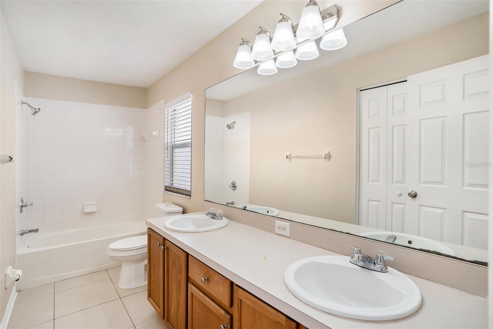 Image 16 of 25 For 12712 Longcrest Drive