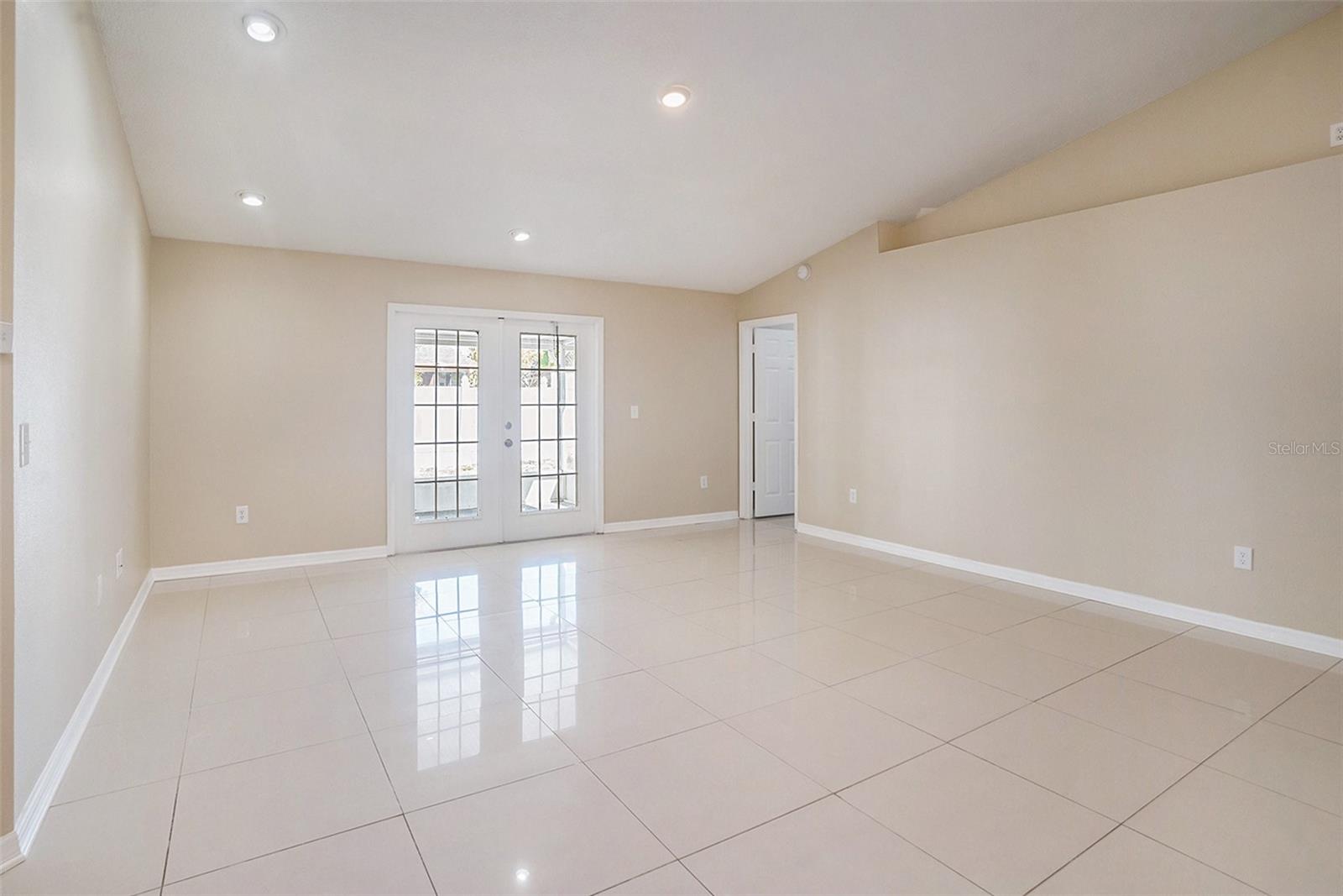 Image 5 of 25 For 12712 Longcrest Drive