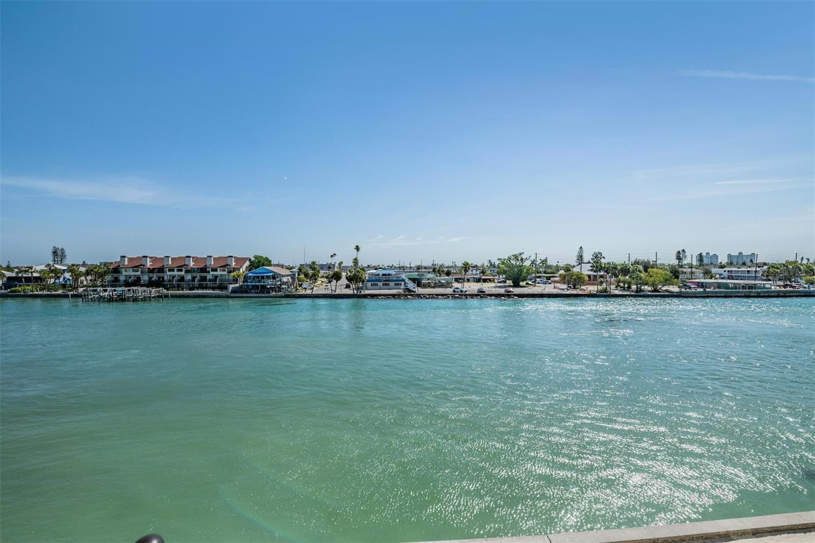 Image 43 of 55 For 7435 Bayshore Drive 303