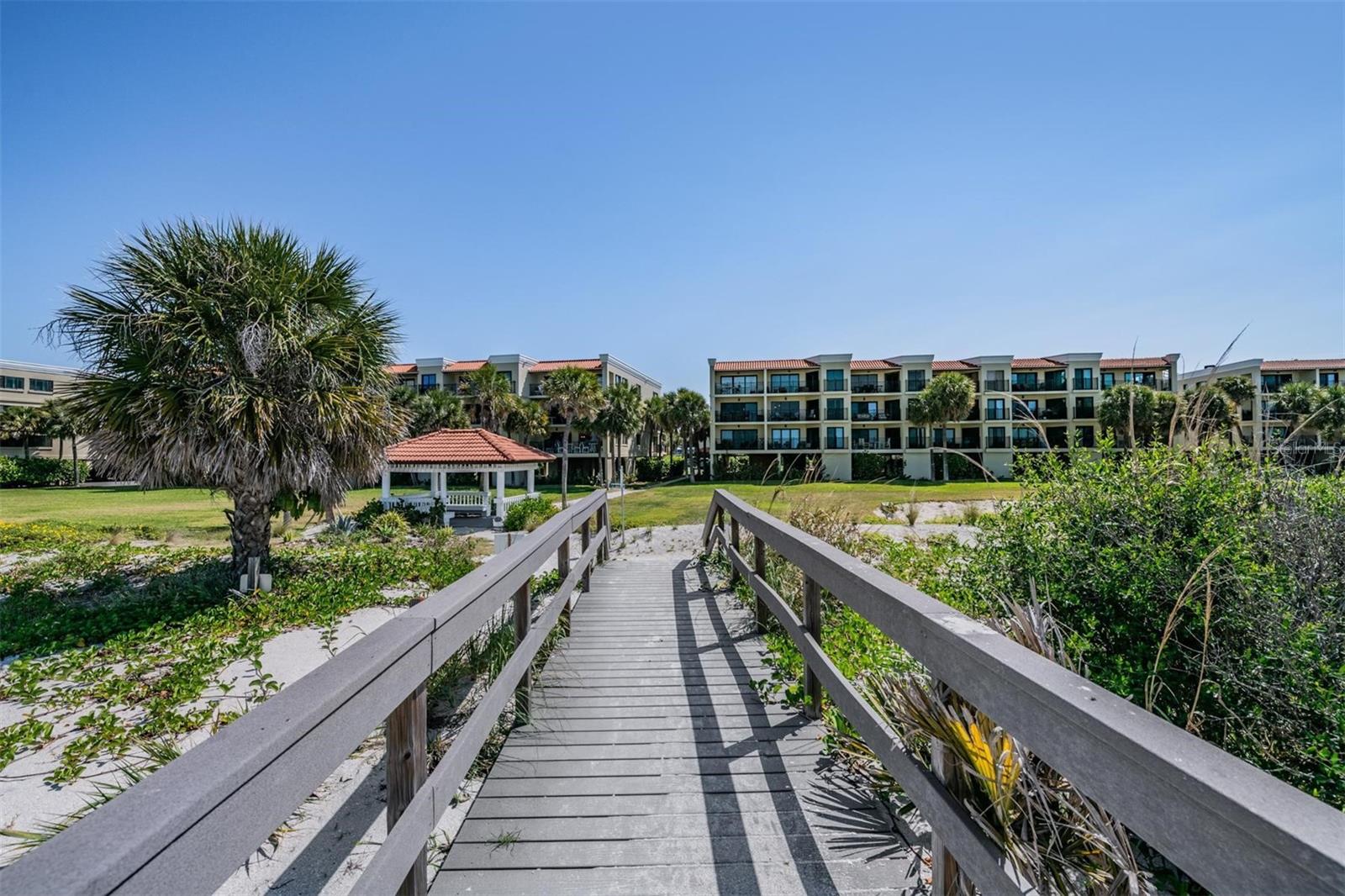 Image 45 of 55 For 7435 Bayshore Drive 303