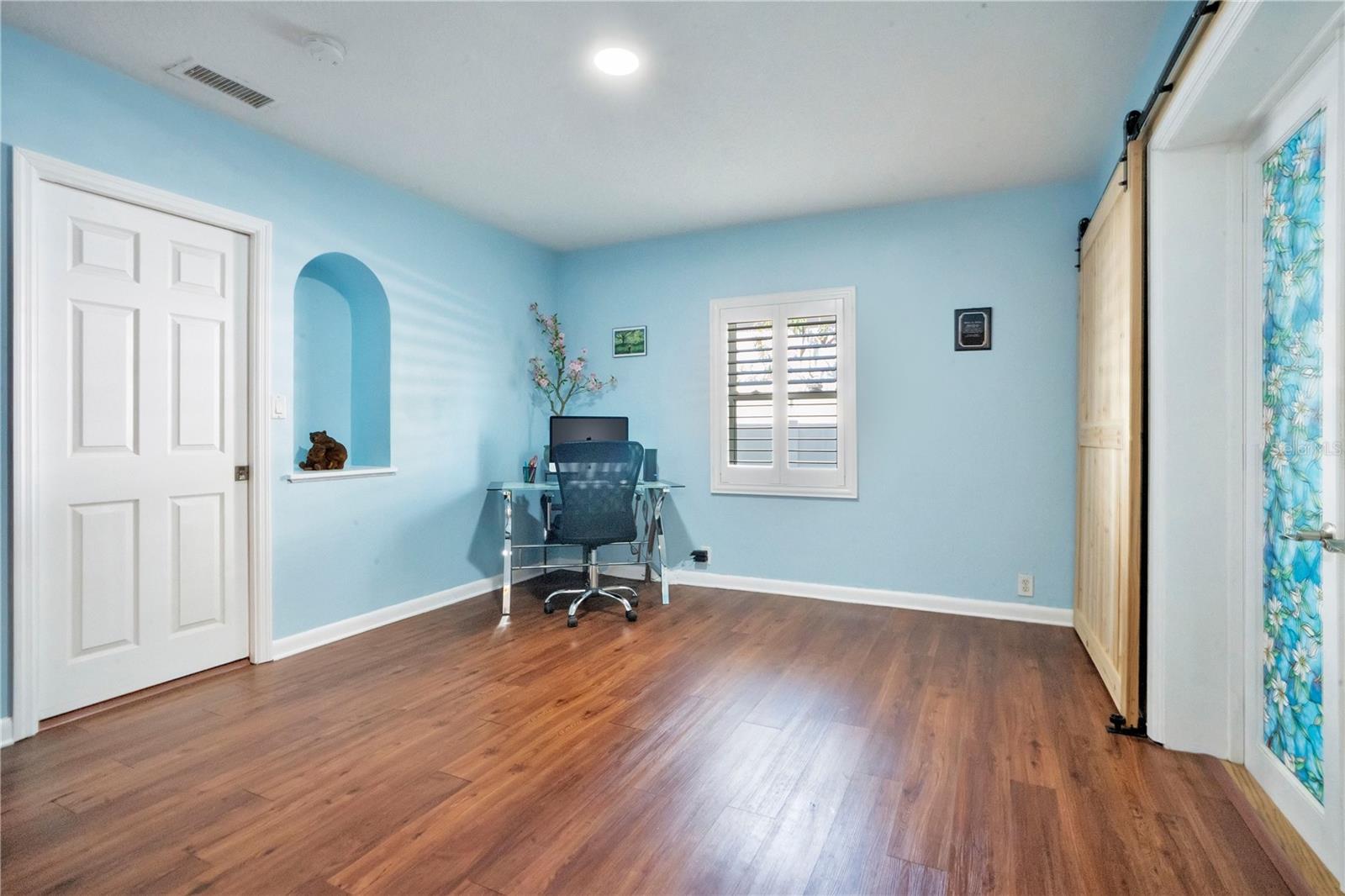 Image 22 of 45 For 145 27th Avenue N