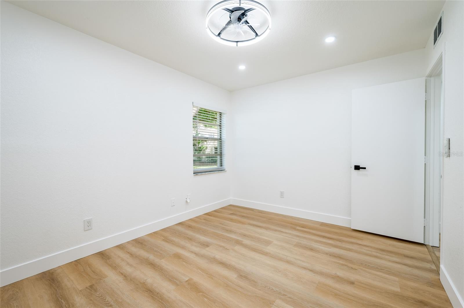 Image 18 of 29 For 2626 Cedar View Court