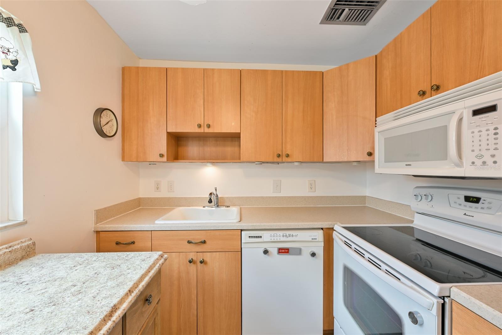 Image 20 of 69 For 2202 Clubhouse Drive 169