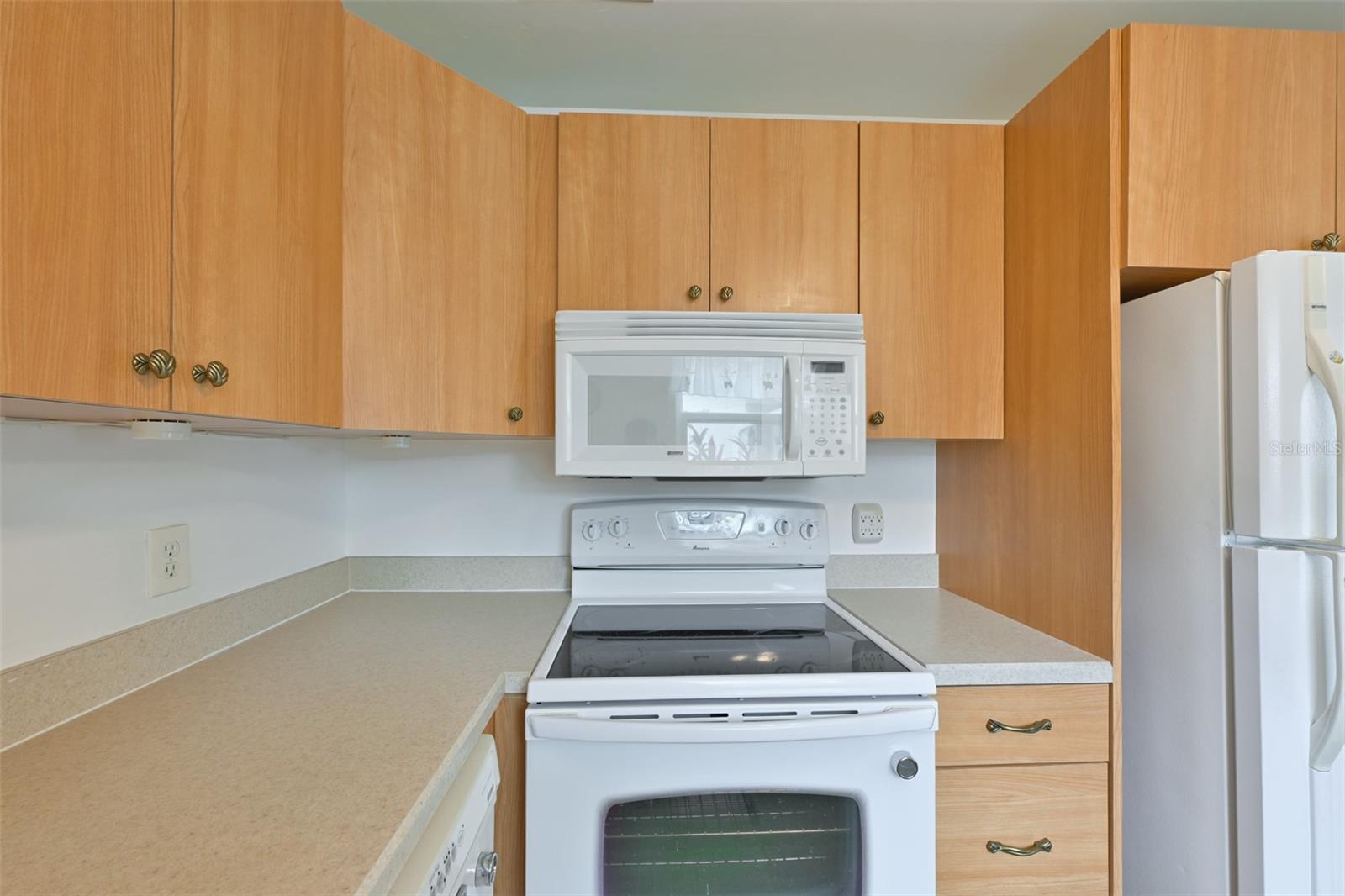 Image 21 of 69 For 2202 Clubhouse Drive 169