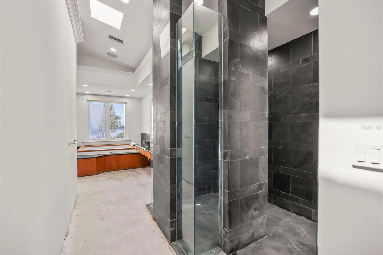 Image 31 of 96 For 1721 Gulf Road