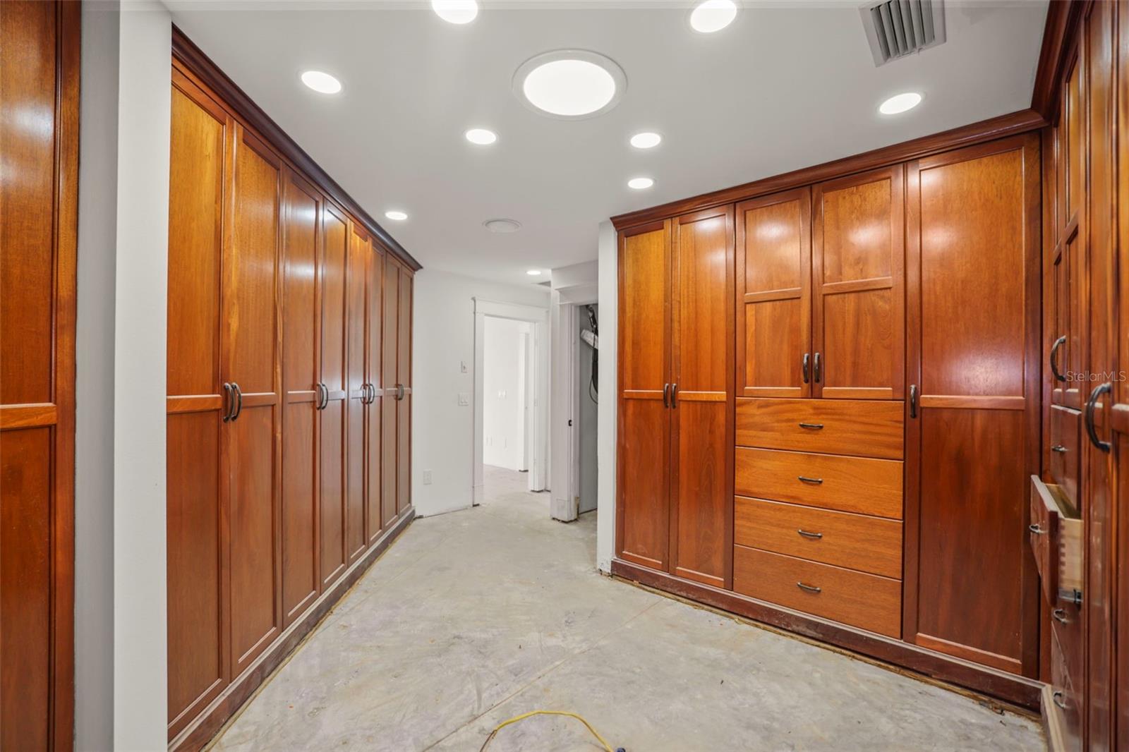 Image 32 of 96 For 1721 Gulf Road