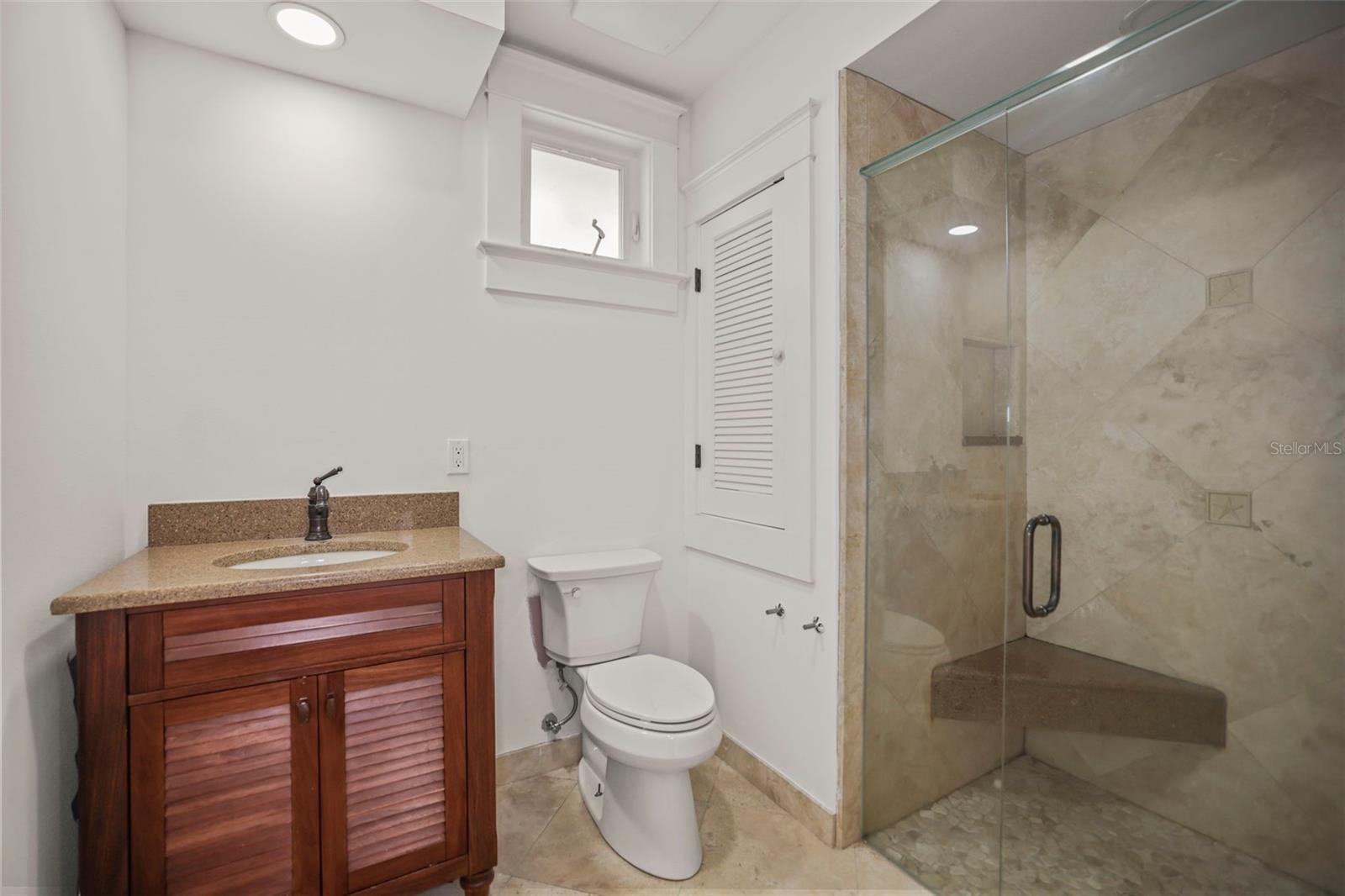 Image 38 of 96 For 1721 Gulf Road