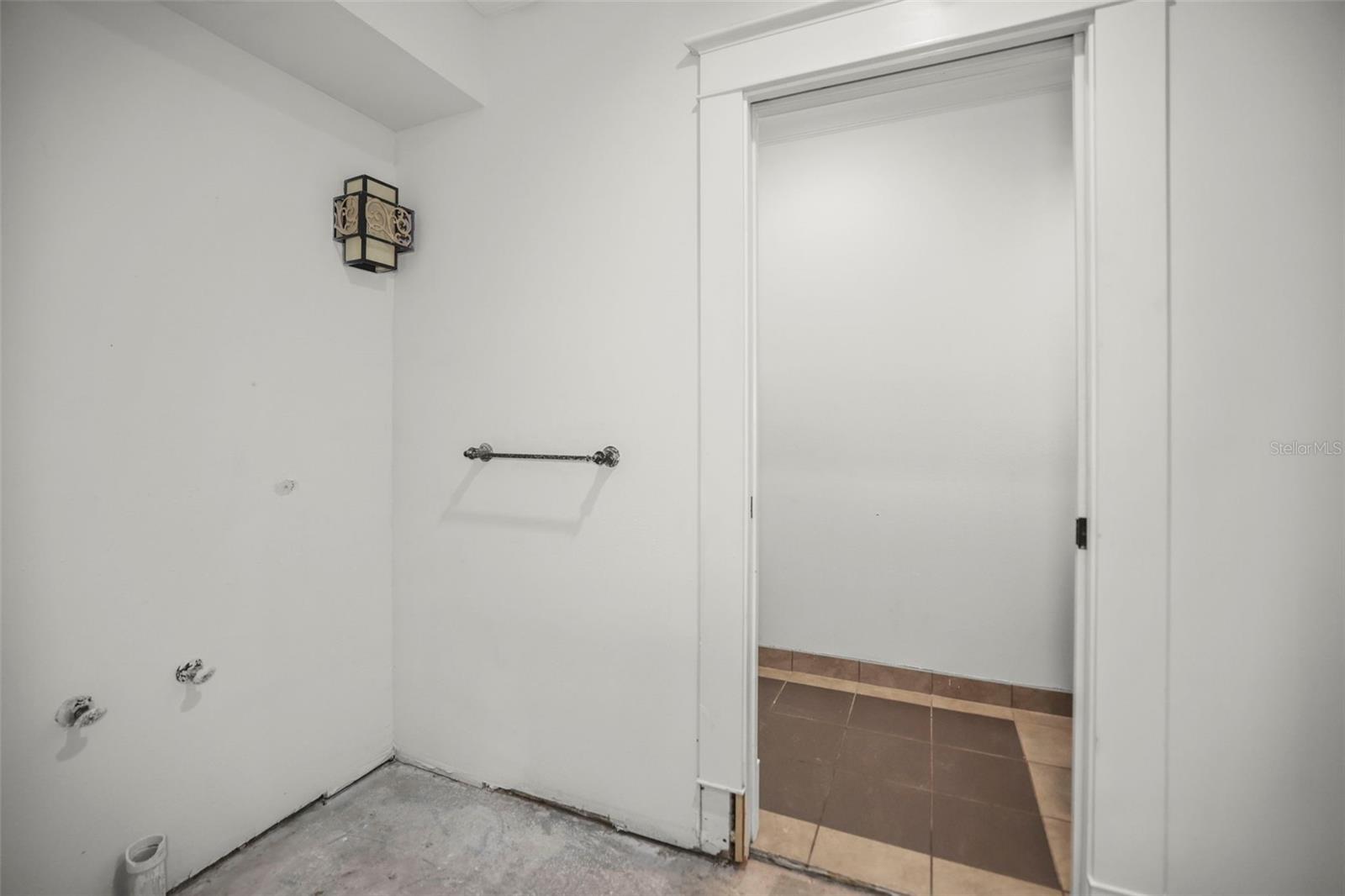 Image 43 of 96 For 1721 Gulf Road