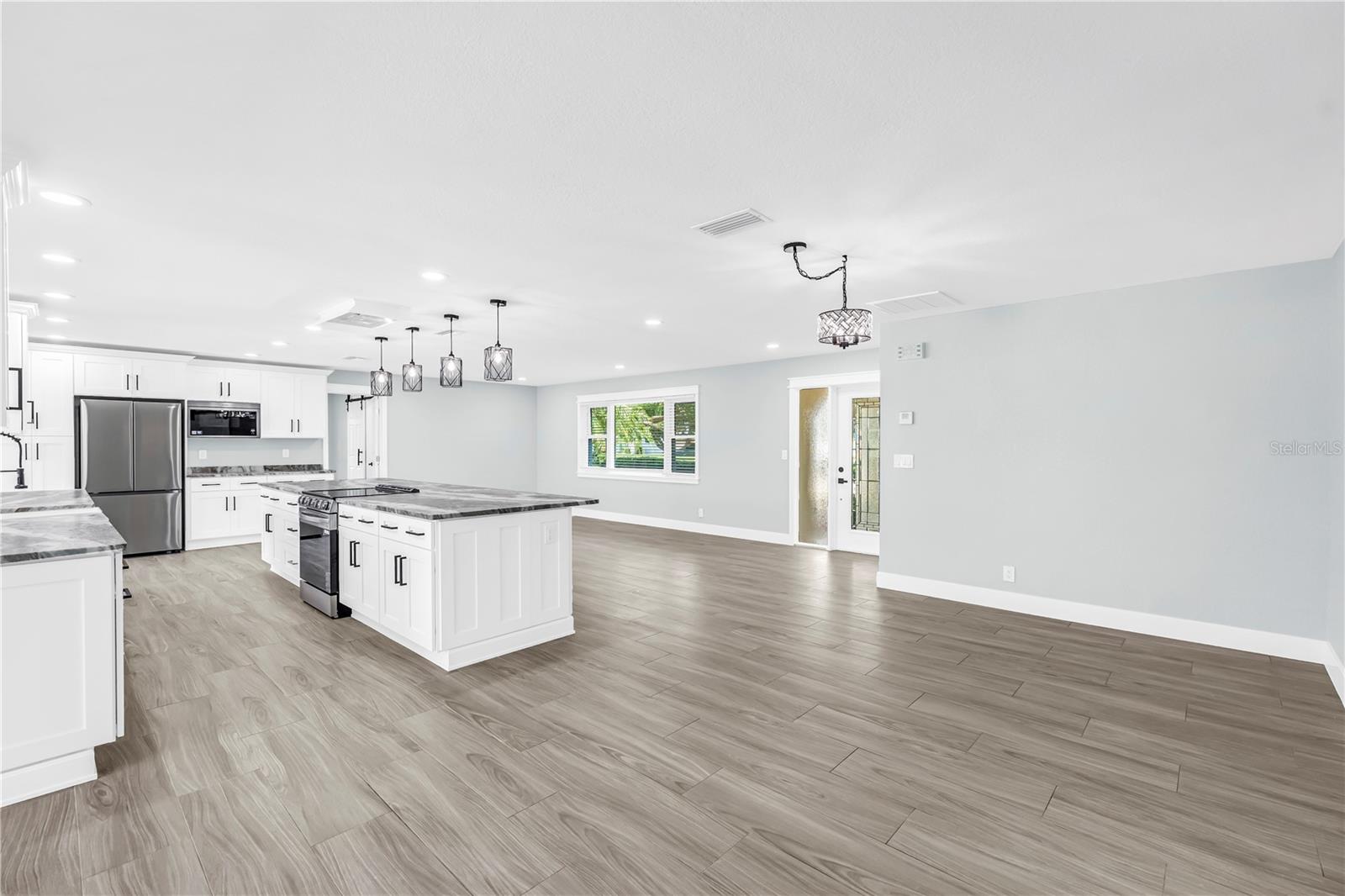 Image 19 of 88 For 12897 88th Avenue