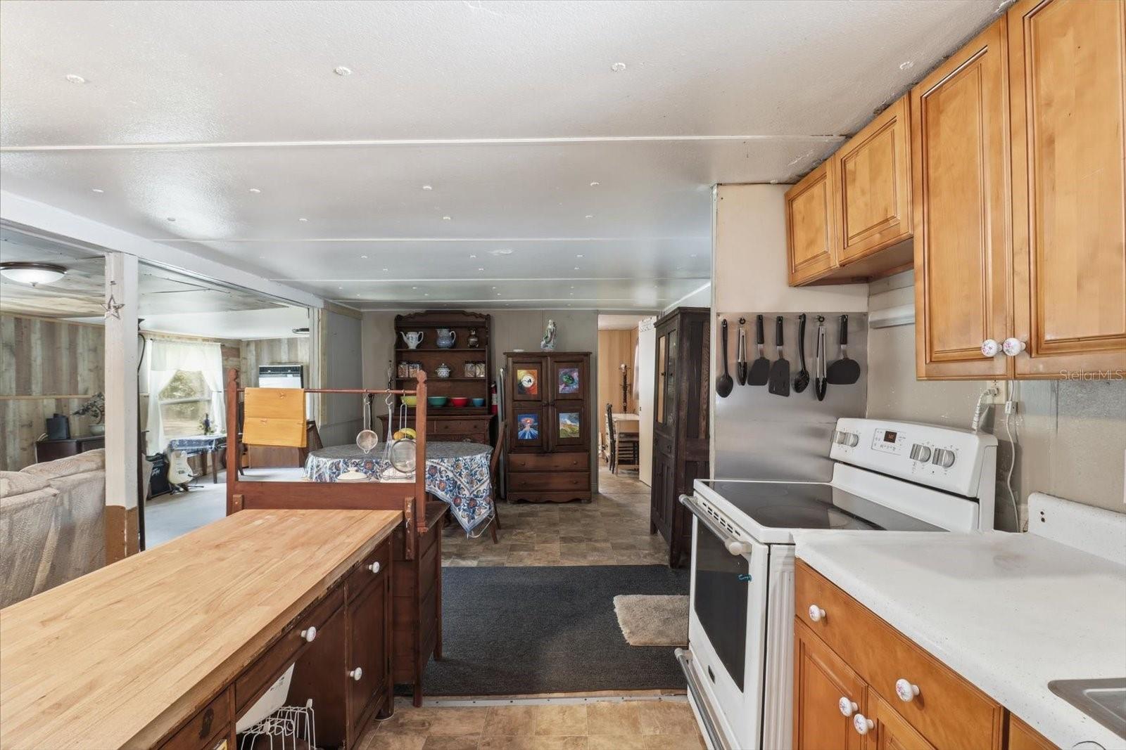 Image 12 of 45 For 12360 Redrose Avenue