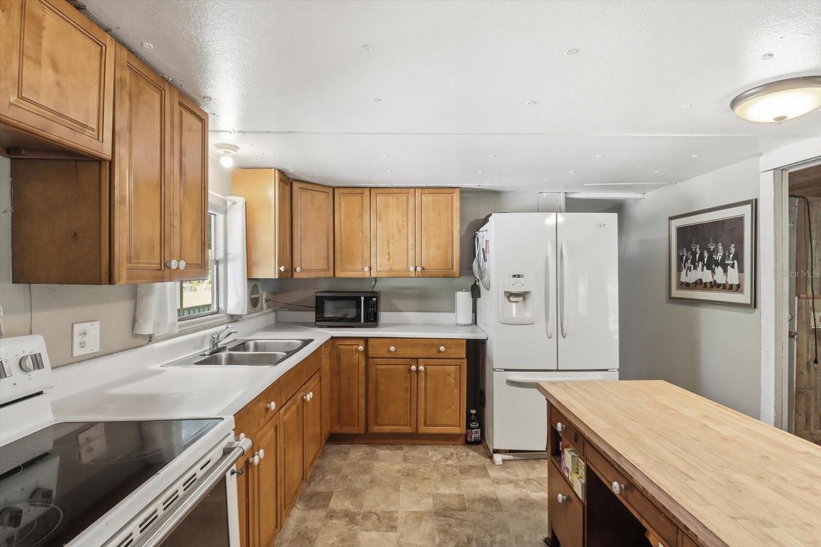 Image 13 of 45 For 12360 Redrose Avenue