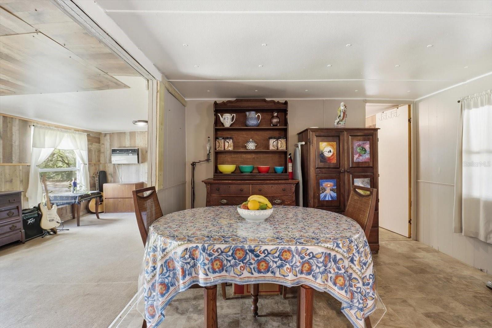 Image 14 of 45 For 12360 Redrose Avenue