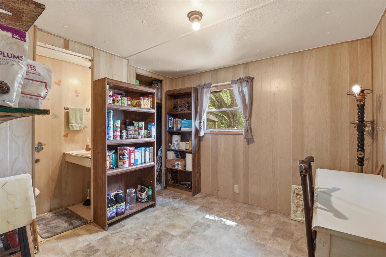 Image 24 of 45 For 12360 Redrose Avenue