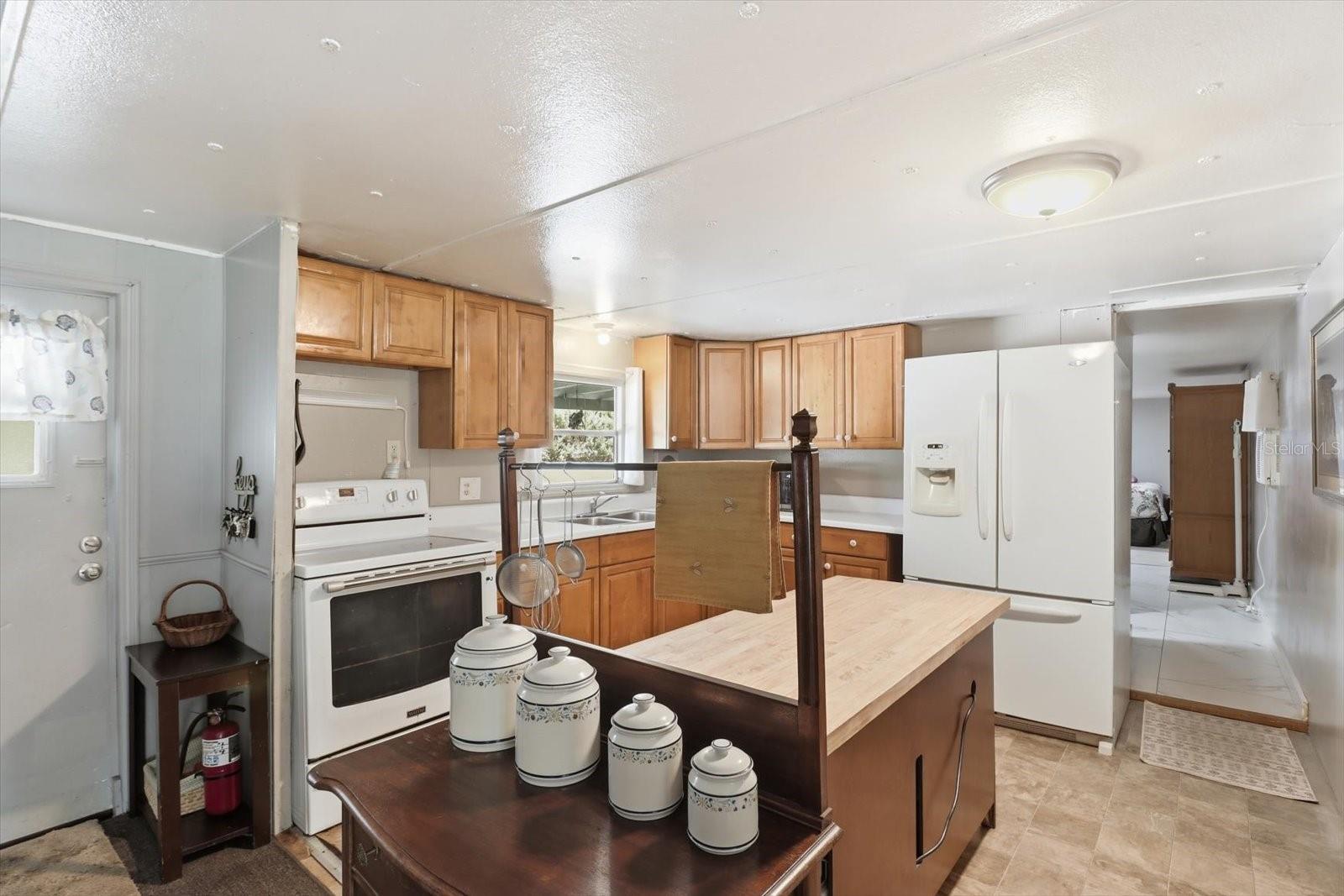 Image 9 of 45 For 12360 Redrose Avenue