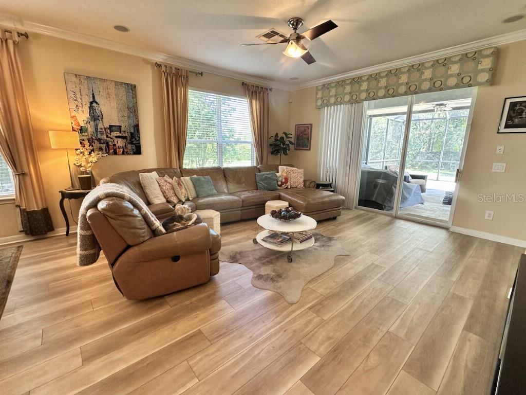 Image 5 of 22 For 11107 Green Park Circle