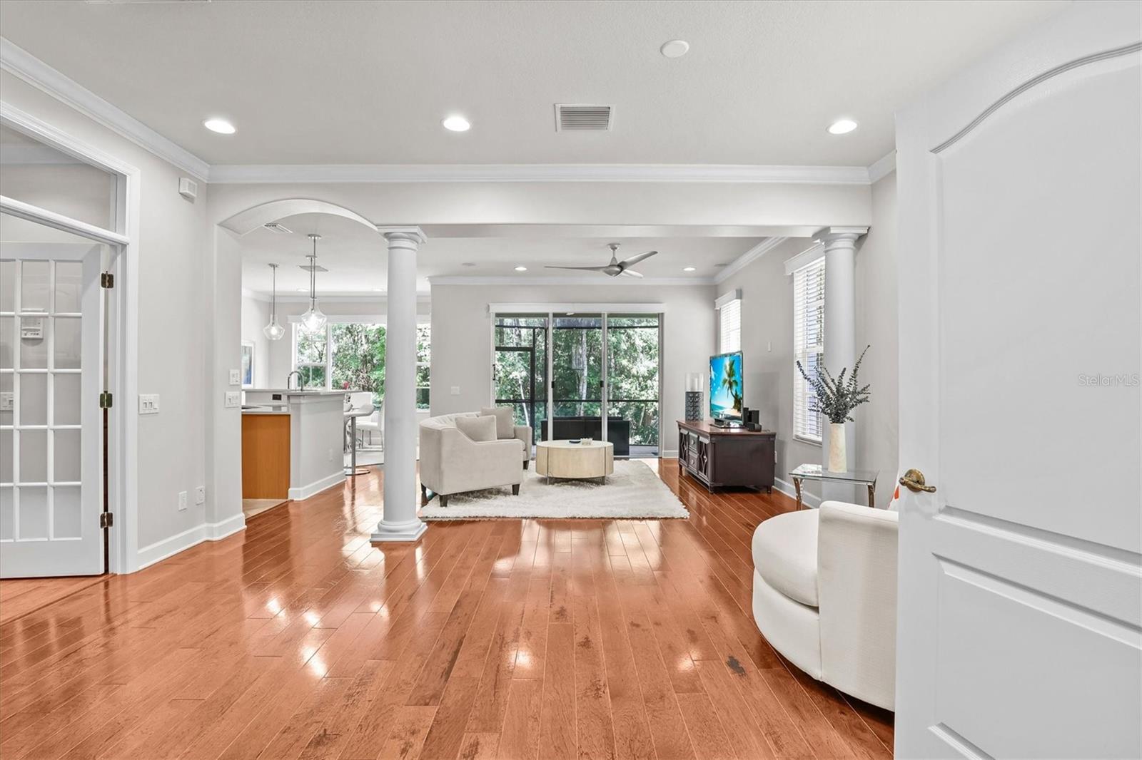 Listing photo id 3 for 14637 Mirabelle Vista Circle