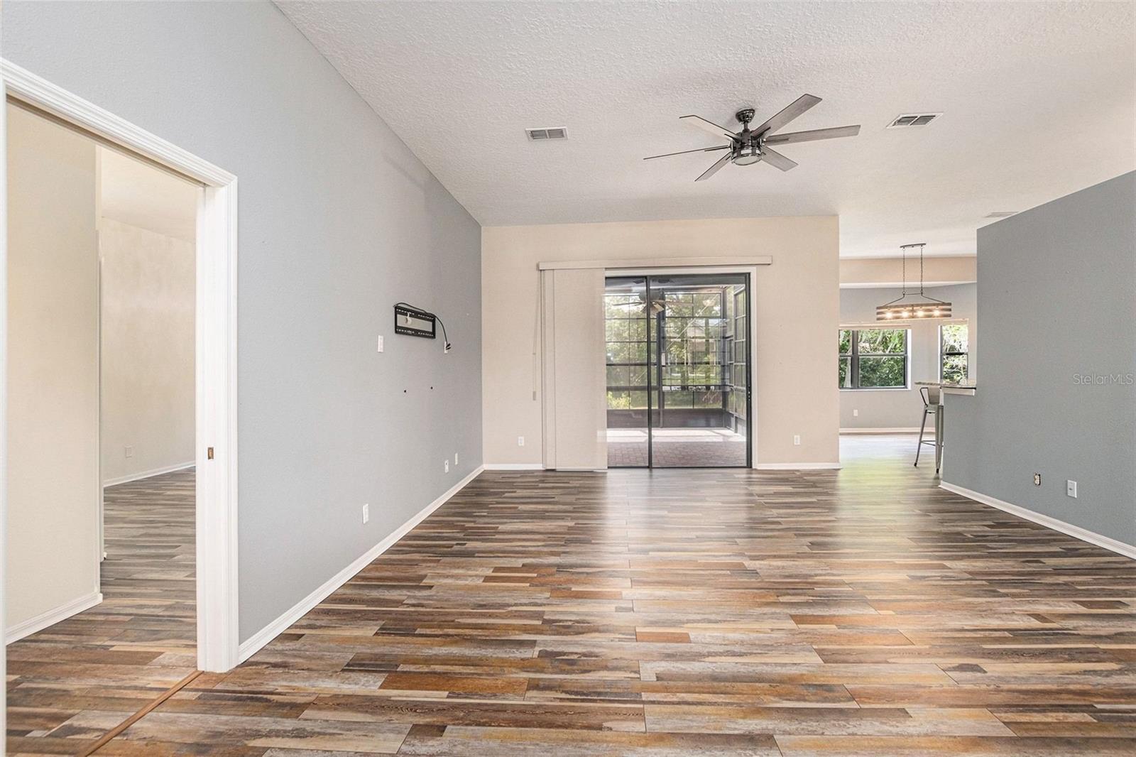 Image 15 of 35 For 3037 Folkestone Loop